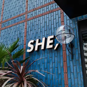 She, Осака